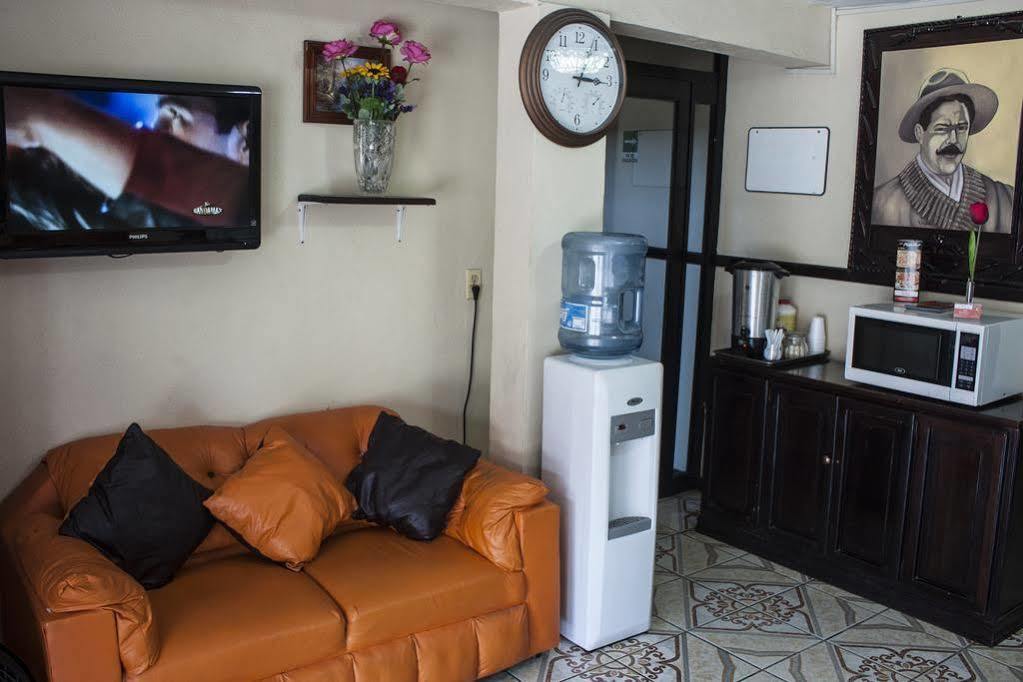 Oyo Hotel Bicentenario Tampico Eksteriør bilde